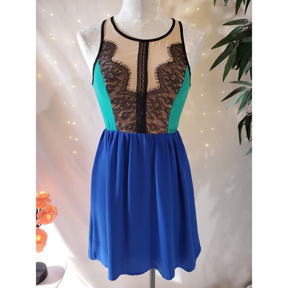 Gianni Bini Scalloped Lace Color Block Fit & Flare Mini Dress Women's Size XS - Picture 1 of 10